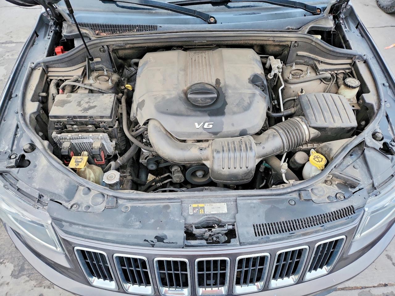 2015 JEEP GRAND CHEROKEE LAREDO photo 12