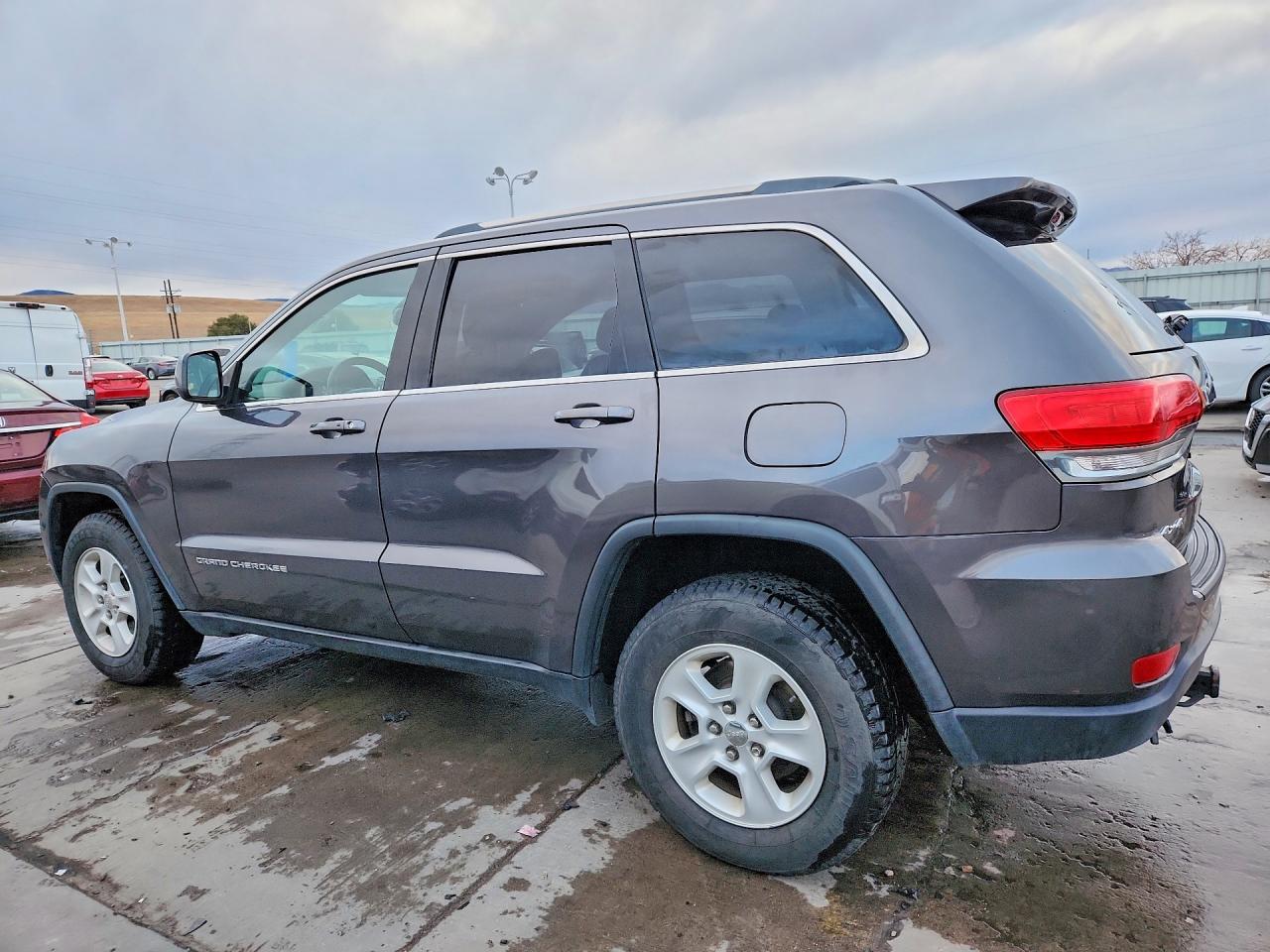 2015 JEEP GRAND CHEROKEE LAREDO photo 2