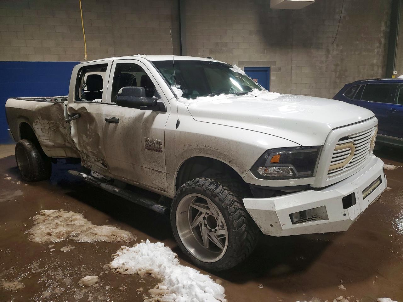 2017 RAM 2500 ST photo 4