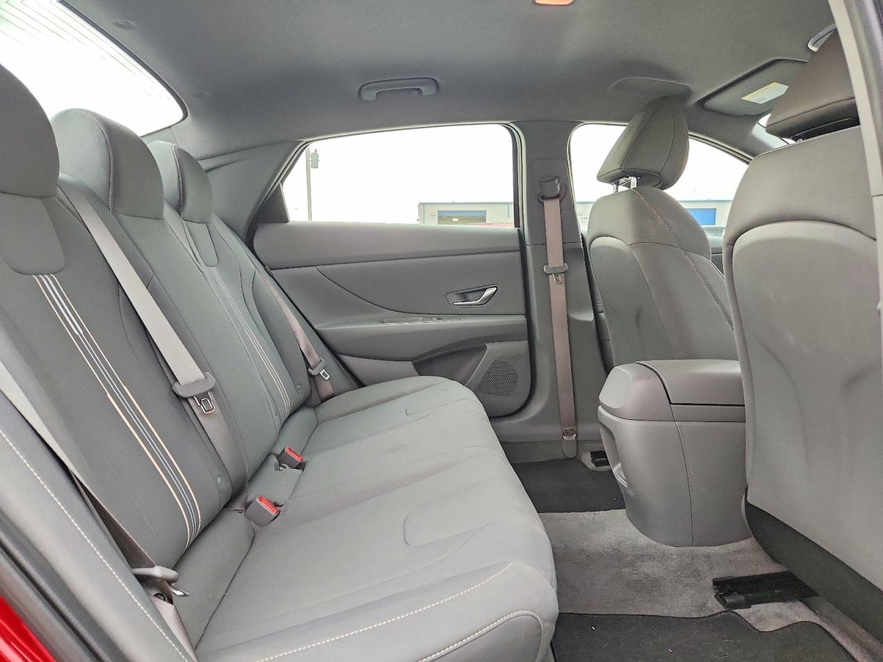 2025 HYUNDAI ELANTRA SEL SPORT photo 10