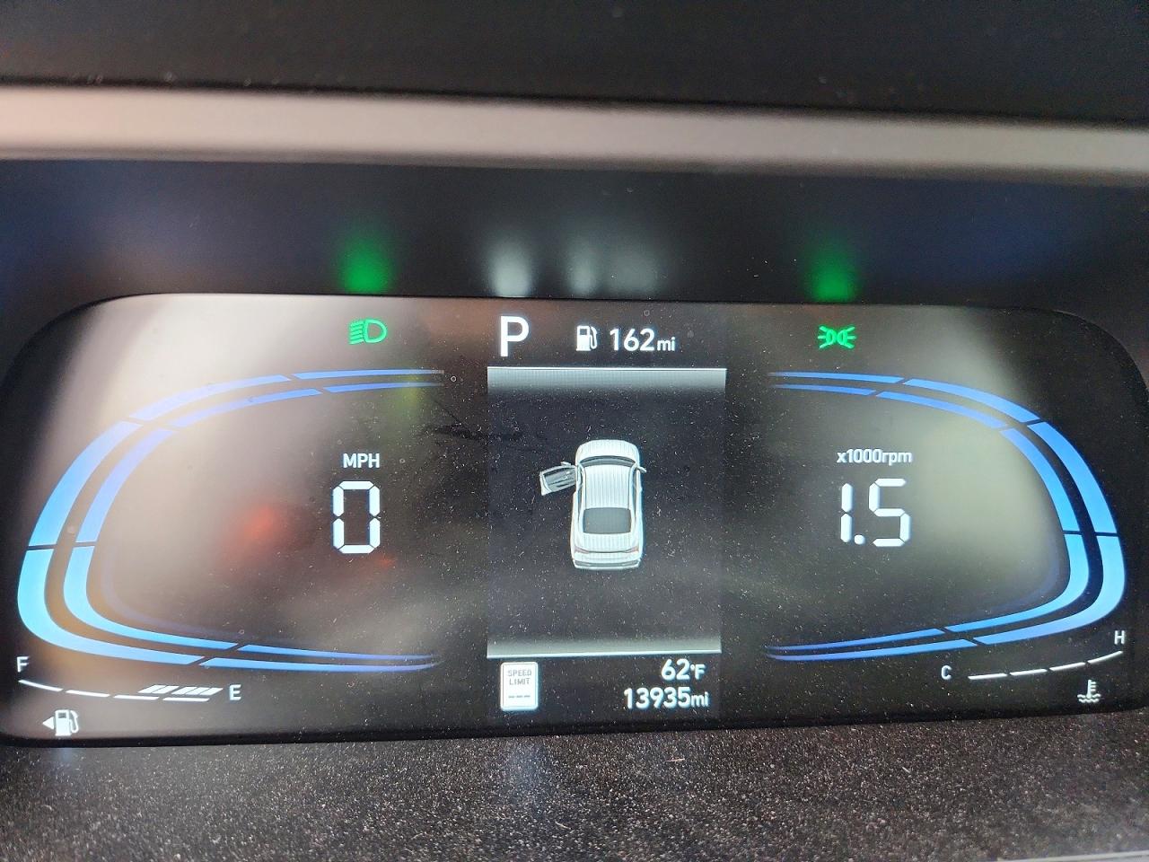 2025 HYUNDAI ELANTRA SEL SPORT photo 9