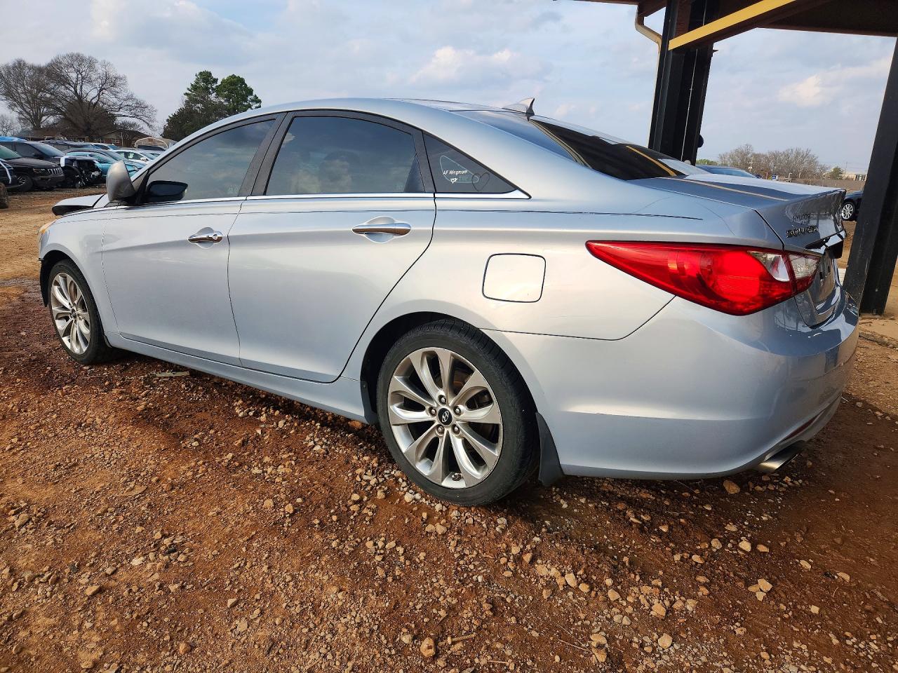 2013 HYUNDAI SONATA SE photo 4