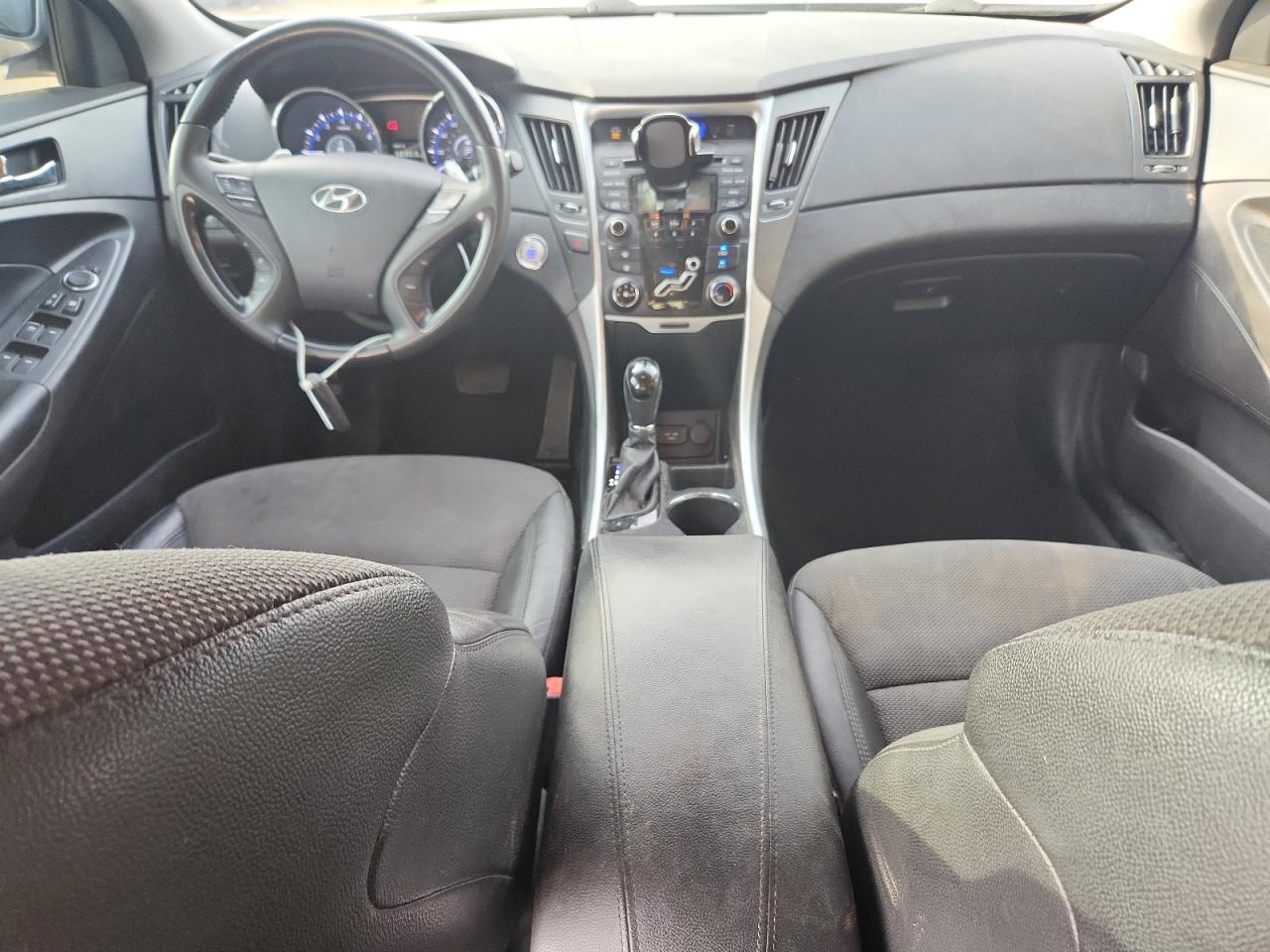 2013 HYUNDAI SONATA SE photo 22