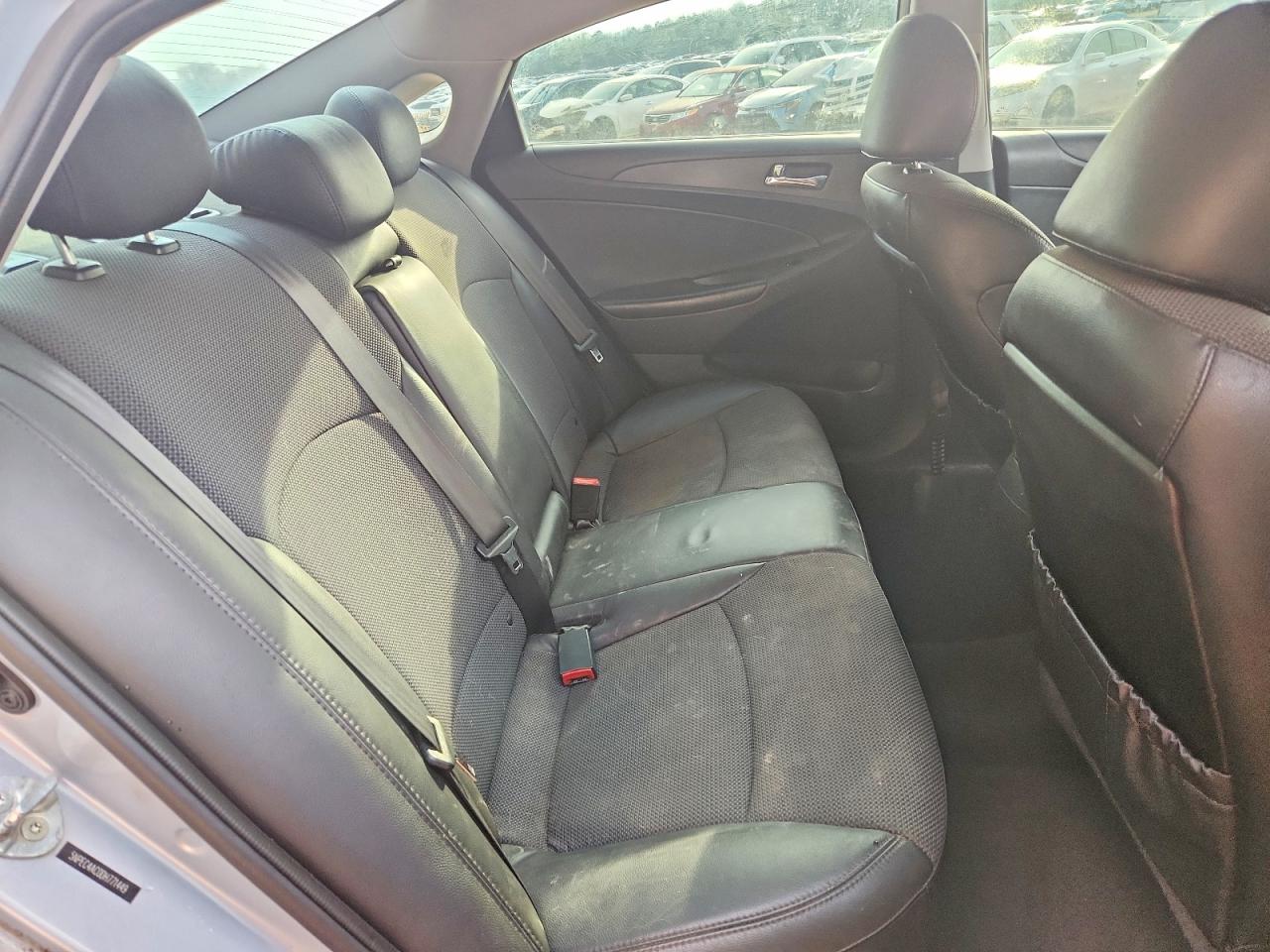 2013 HYUNDAI SONATA SE photo 28