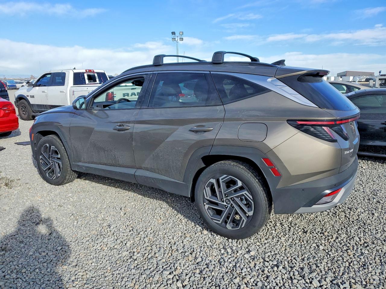 2026 HYUNDAI TUCSON photo 2