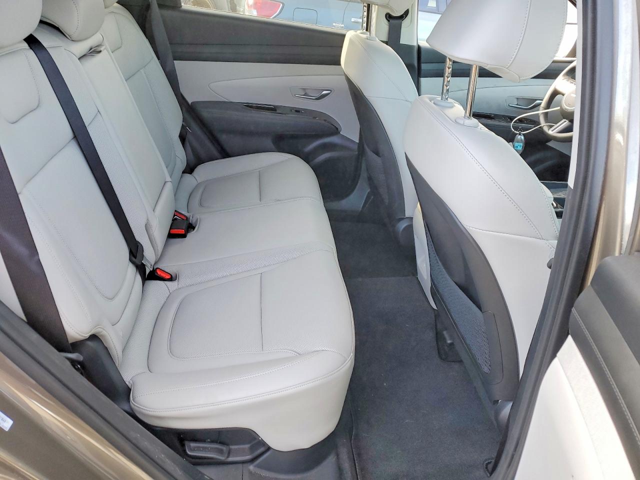 2026 HYUNDAI TUCSON photo 11