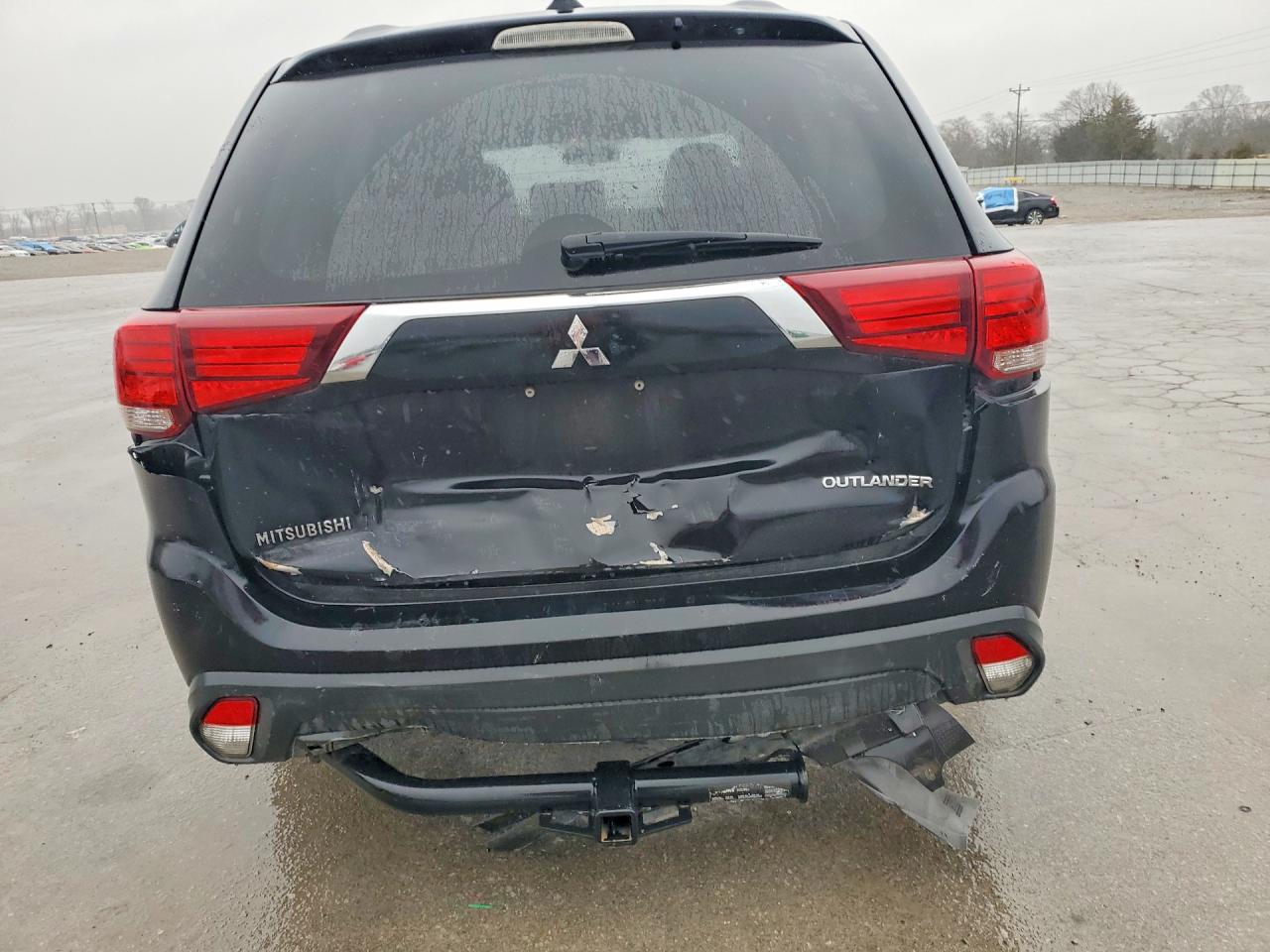 2017 MITSUBISHI OUTLANDER ES photo 11