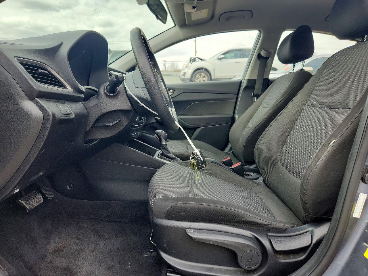 2019 HYUNDAI ACCENT SE photo 13