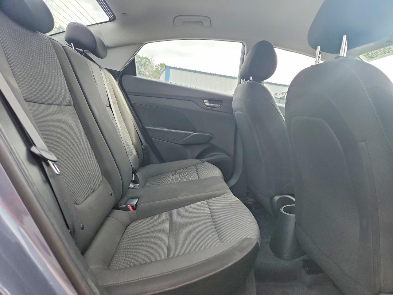 2019 HYUNDAI ACCENT SE photo 19