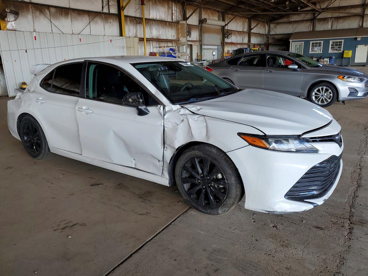 2018 TOYOTA CAMRY L photo 4