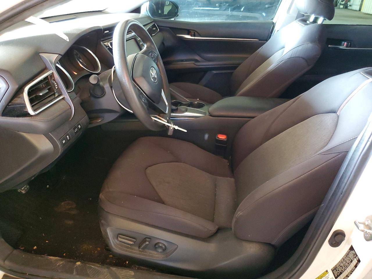 2018 TOYOTA CAMRY L photo 7