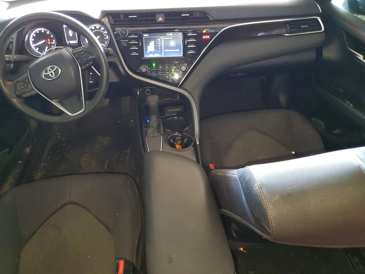 2018 TOYOTA CAMRY L photo 8