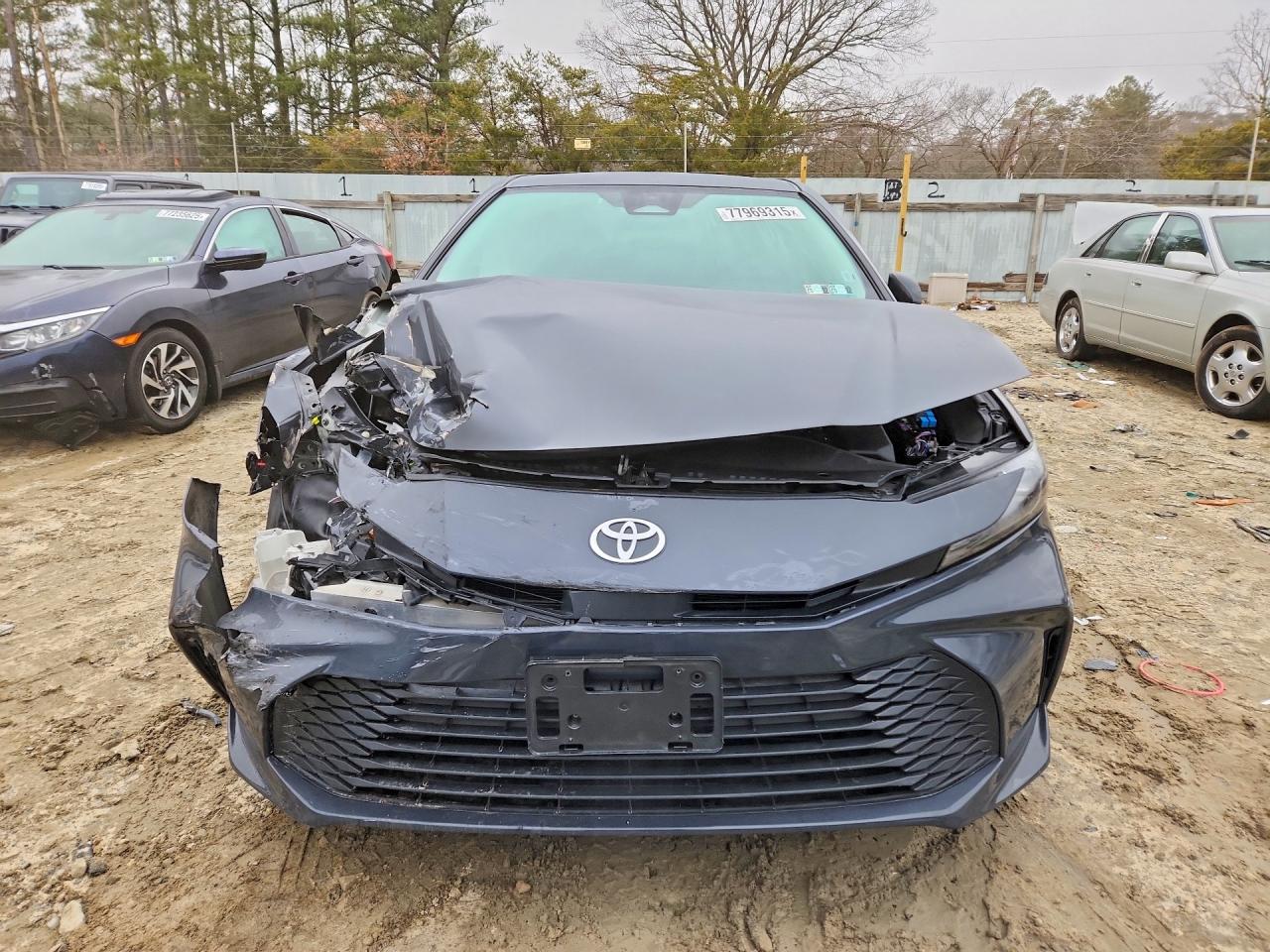 2025 TOYOTA CAMRY XSE photo 9