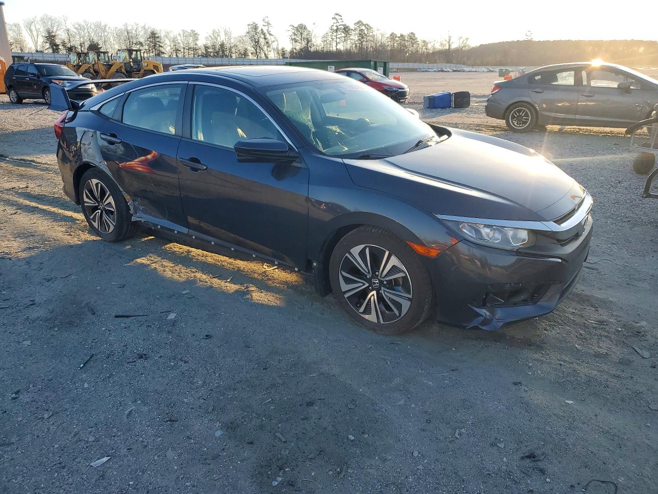 2017 HOND CIVIC EX photo 4