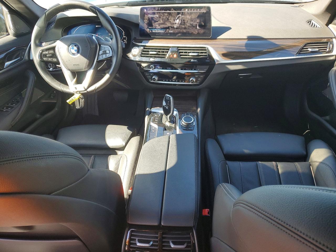 2022 BMW 530E photo 8