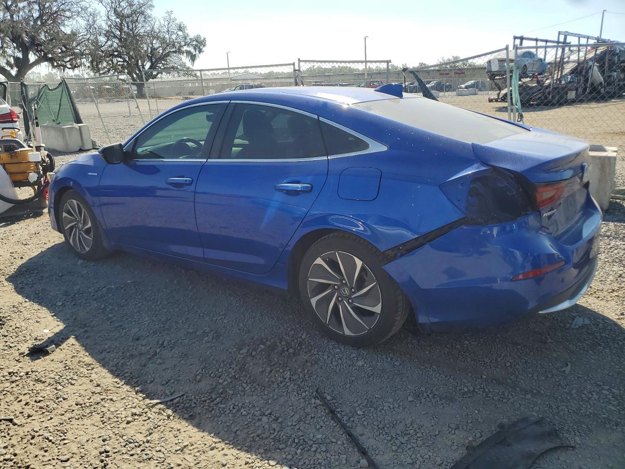 2019 HONDA INSIGHT TOURING photo 2