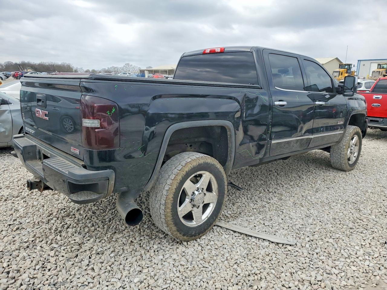 2017 GMC SIERRA K2500 SLT photo 3