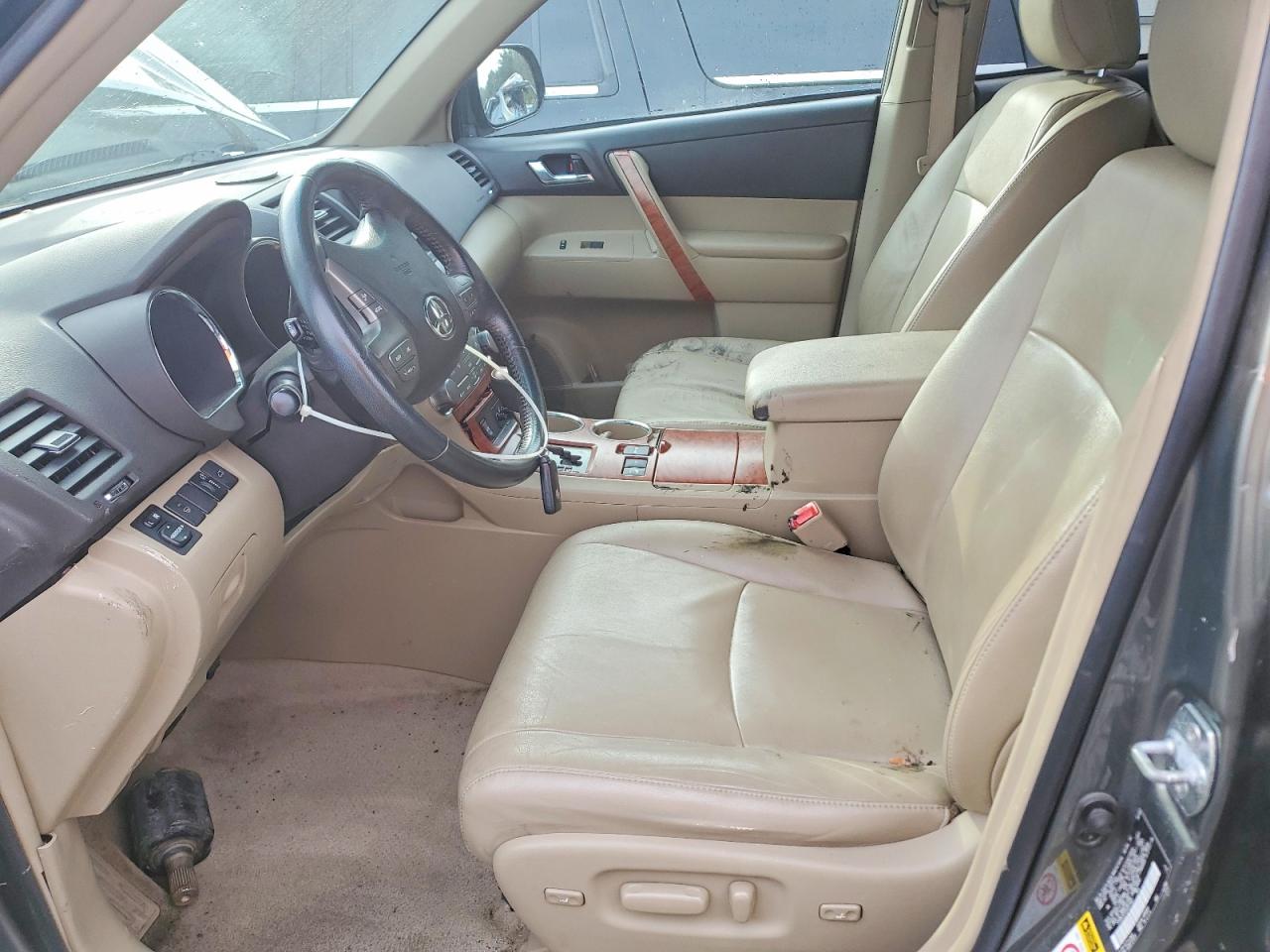2010 TOYOTA HIGHLANDER LIMITED photo 13