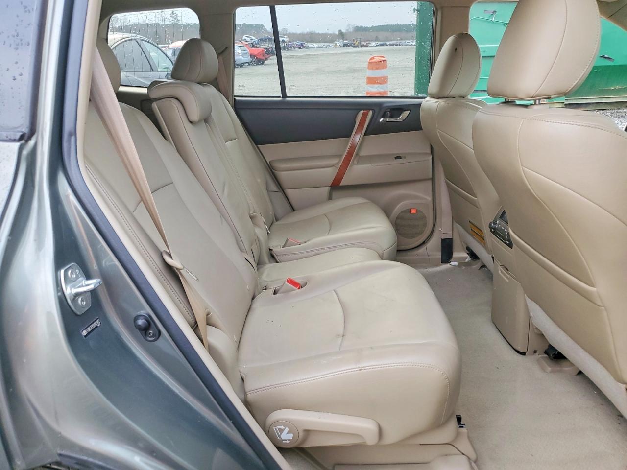 2010 TOYOTA HIGHLANDER LIMITED photo 21