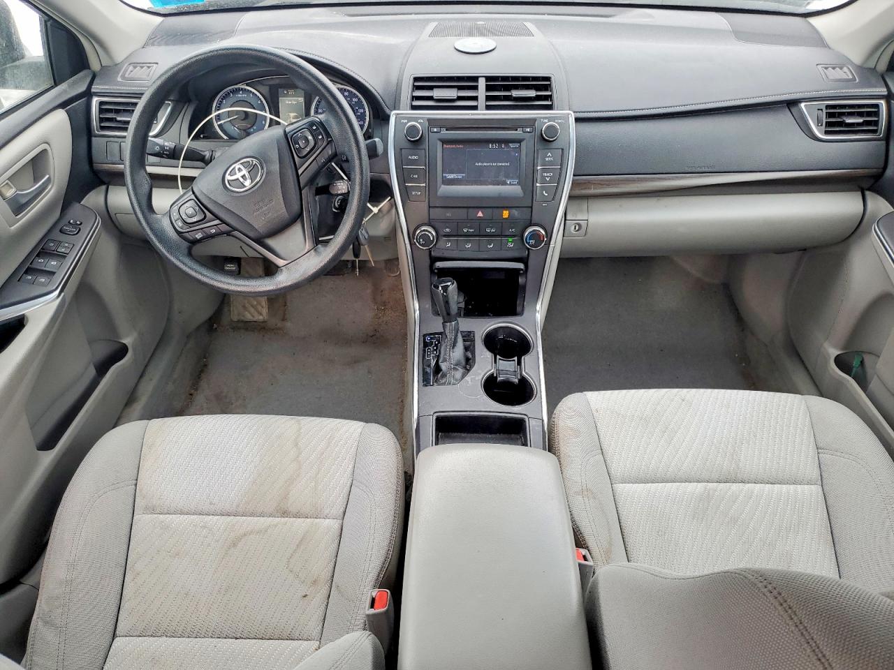 2016 TOYOTA CAMRY LE photo 15