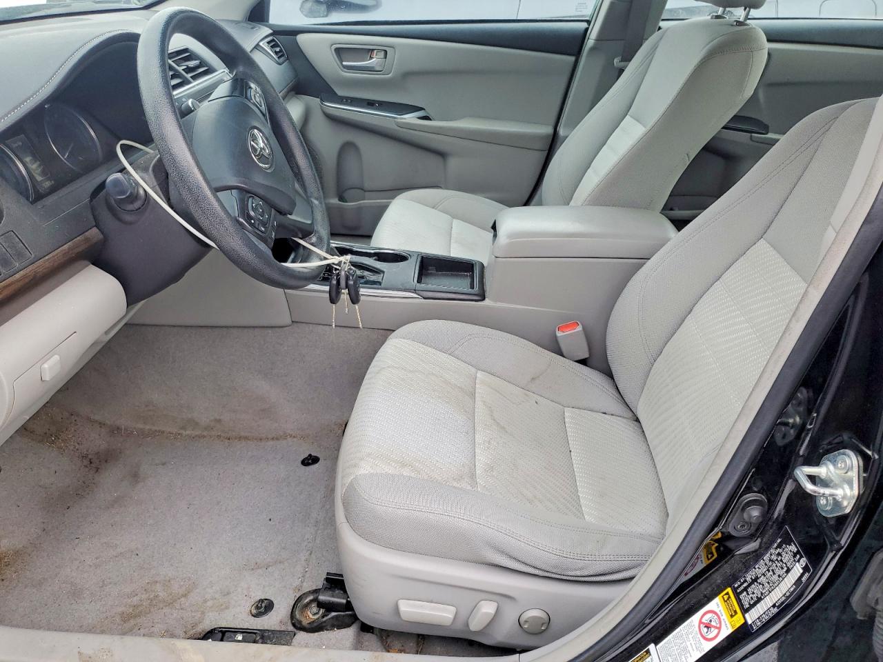 2016 TOYOTA CAMRY LE photo 13