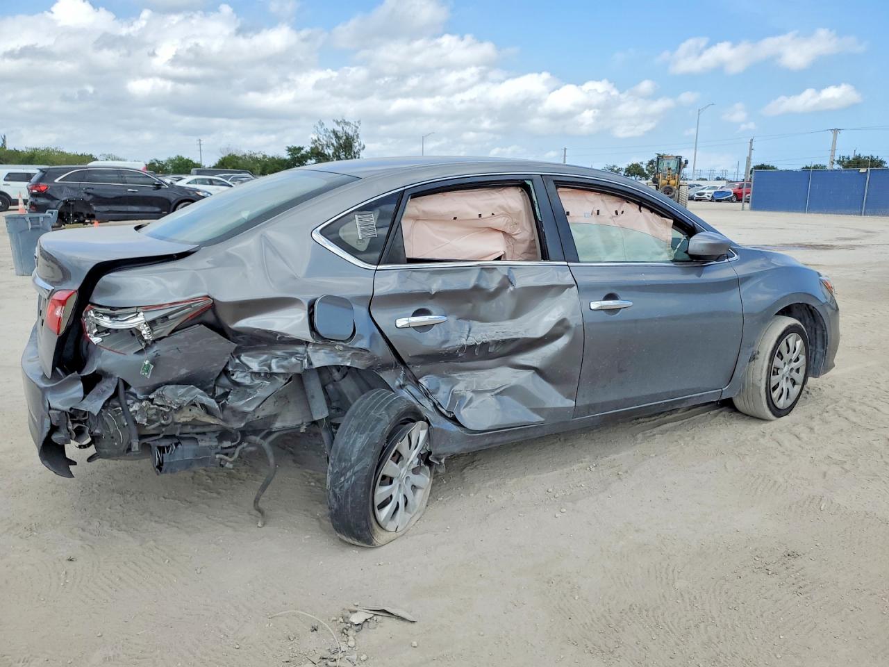 2019 NISSAN SENTRA S photo 5