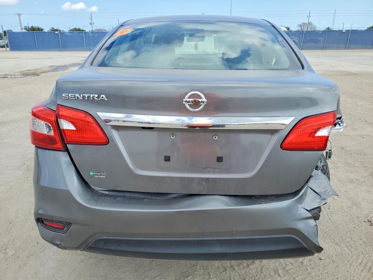 2019 NISSAN SENTRA S photo 11