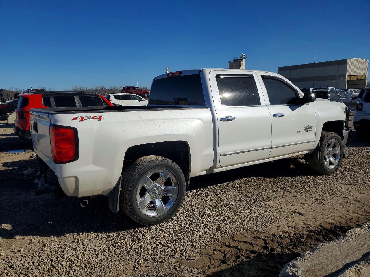 2016 CHEVROLET SILVERADO K1500 LT photo 3