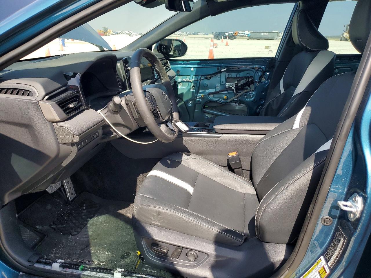 2025 TOYOTA CAMRY SE photo 7