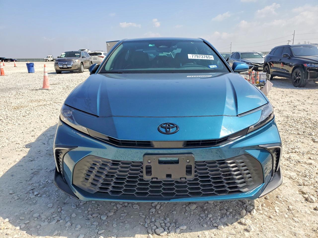 2025 TOYOTA CAMRY SE photo 5