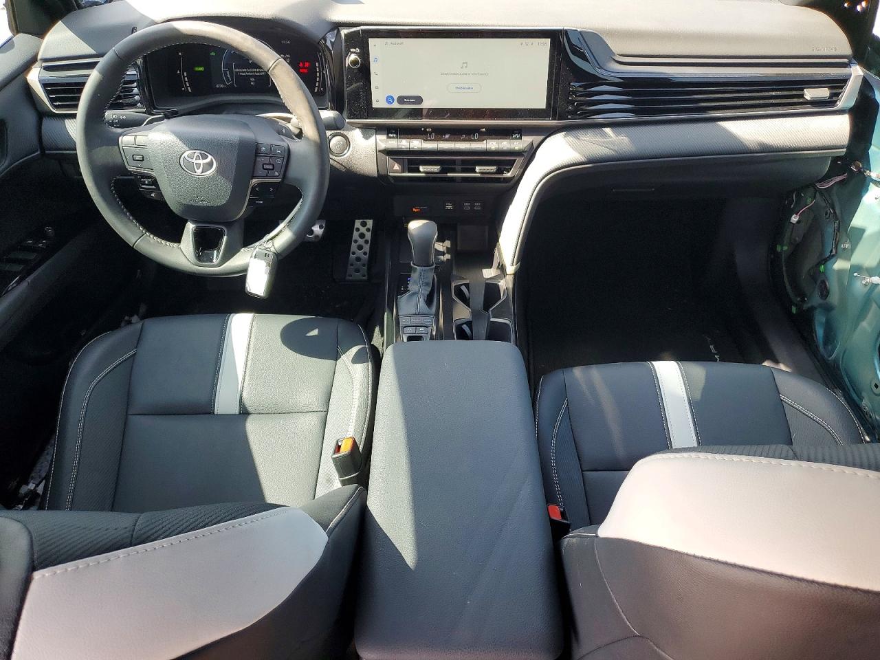 2025 TOYOTA CAMRY SE photo 8