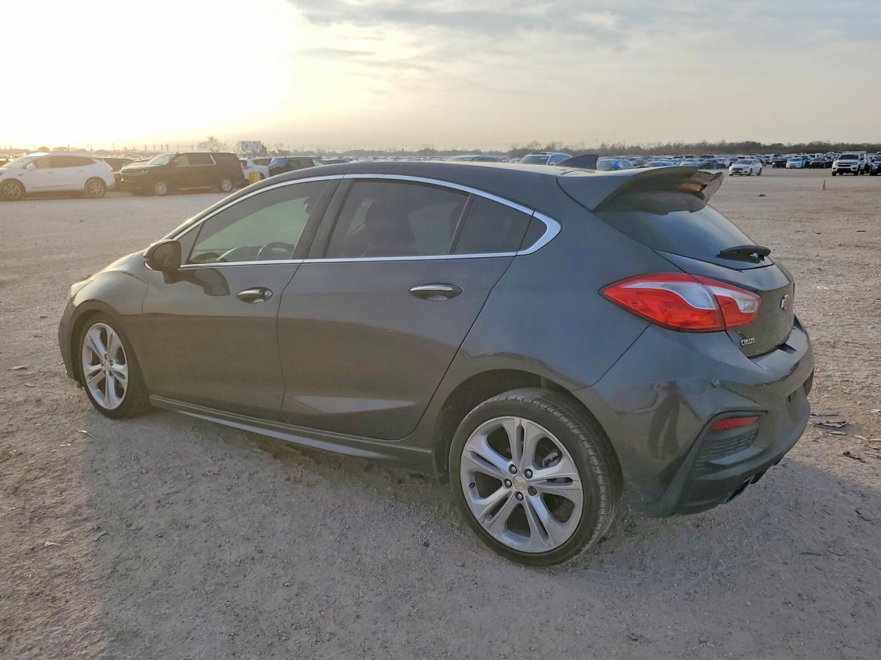 2017 CHEVROLET CRUZE PREMIER photo 3