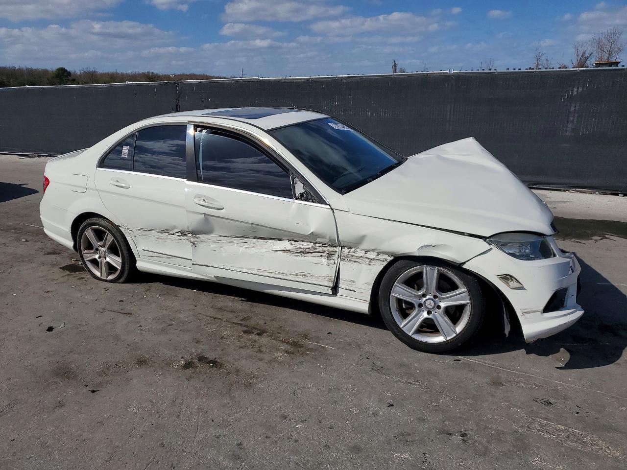 2011 MERCEDES-BENZ C 300 photo 7