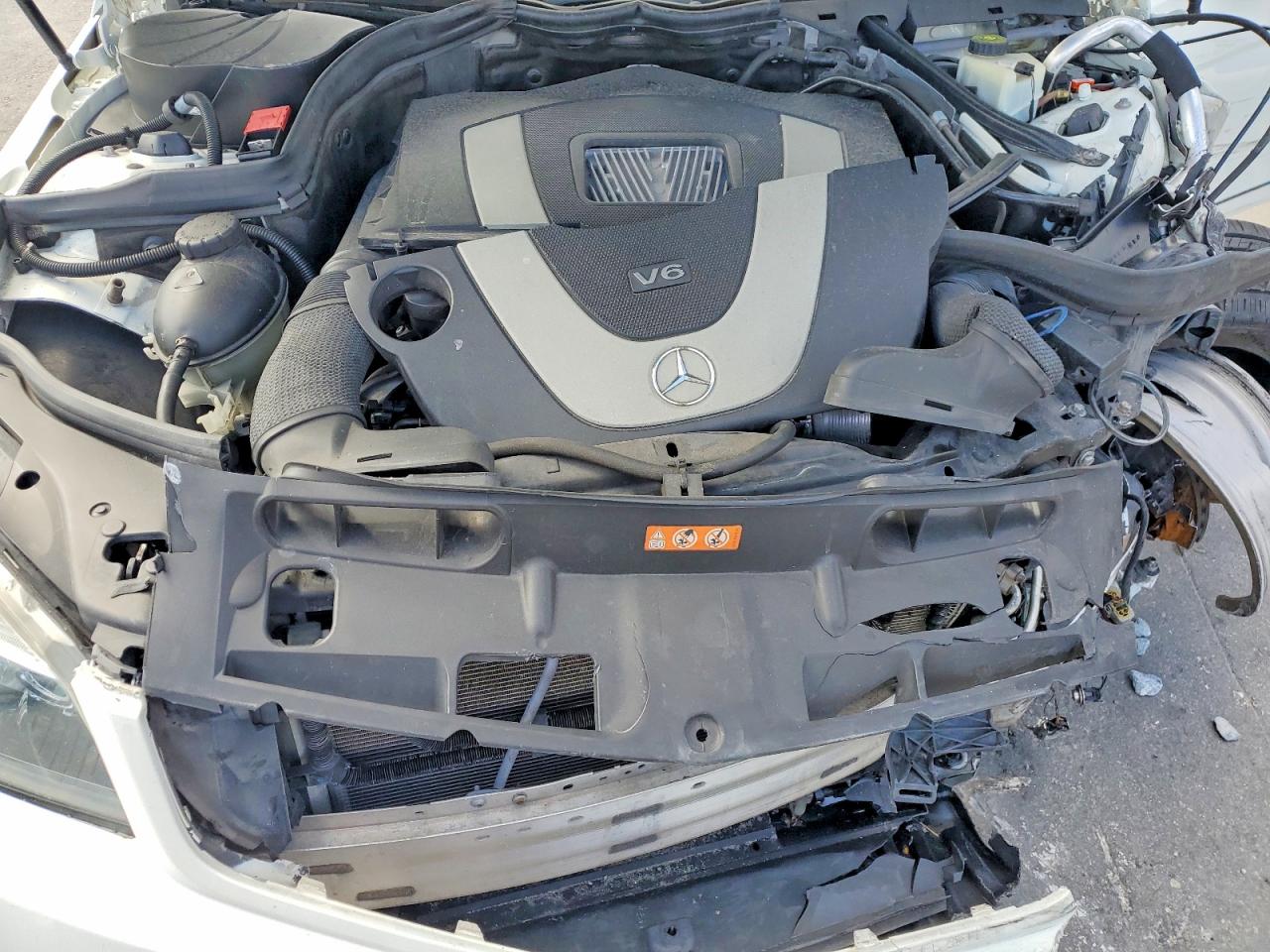 2011 MERCEDES-BENZ C 300 photo 21