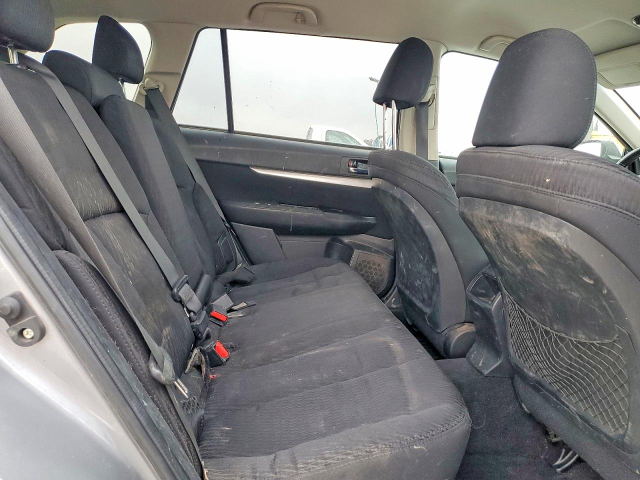 2010 SUBARU OUTBACK 2.5I PREMIUM photo 11