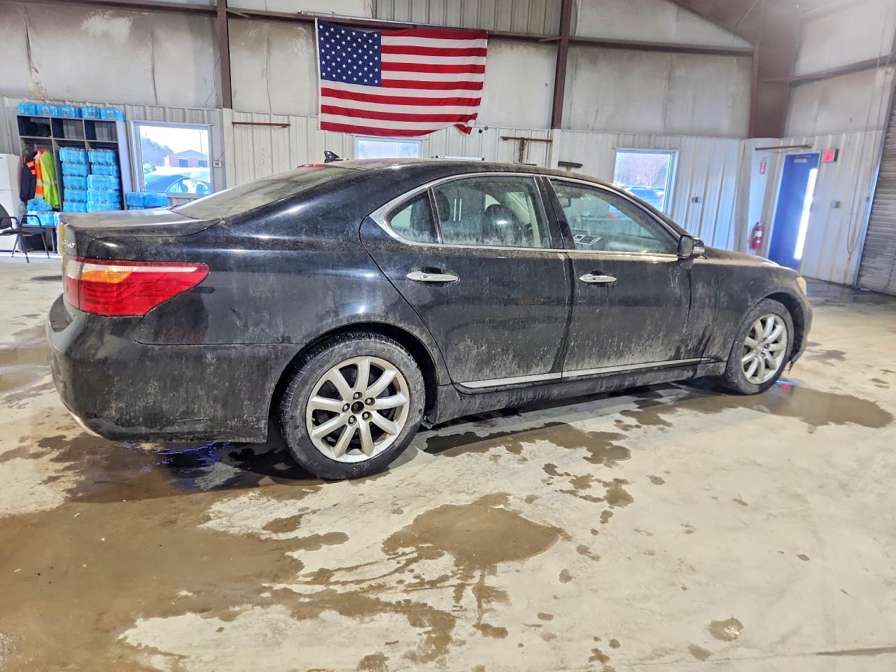 2011 LEXUS LS 460 photo 3