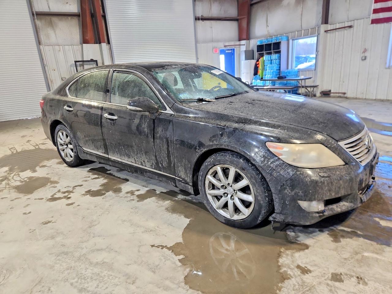 2011 LEXUS LS 460 photo 4