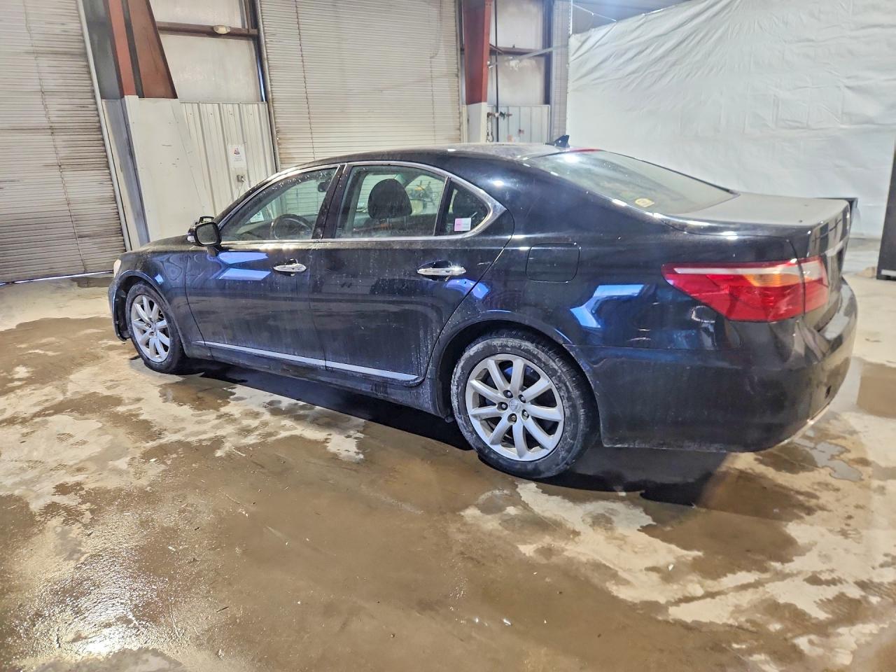2011 LEXUS LS 460 photo 2
