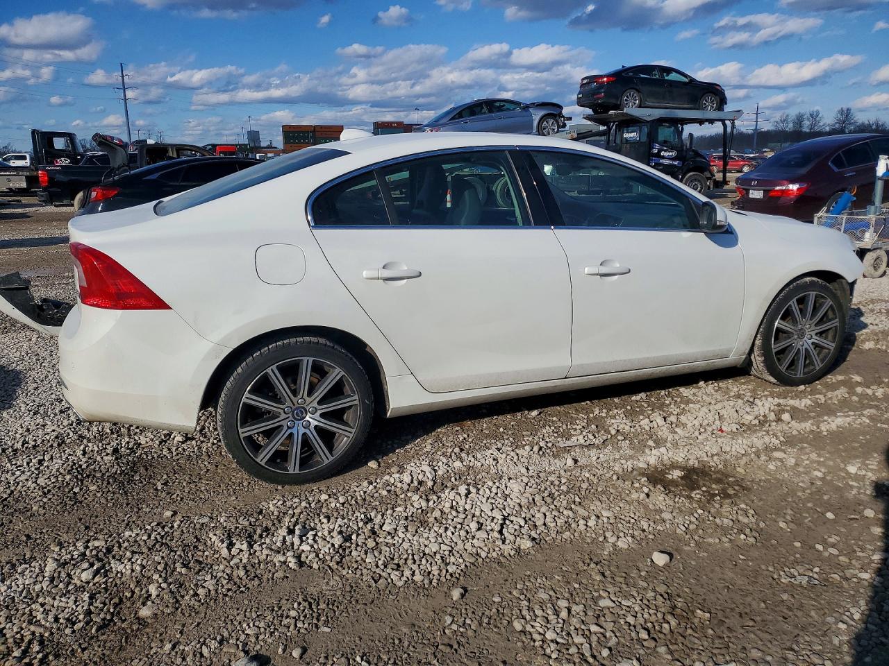 2016 VOLVO S60 PREMIER photo 5