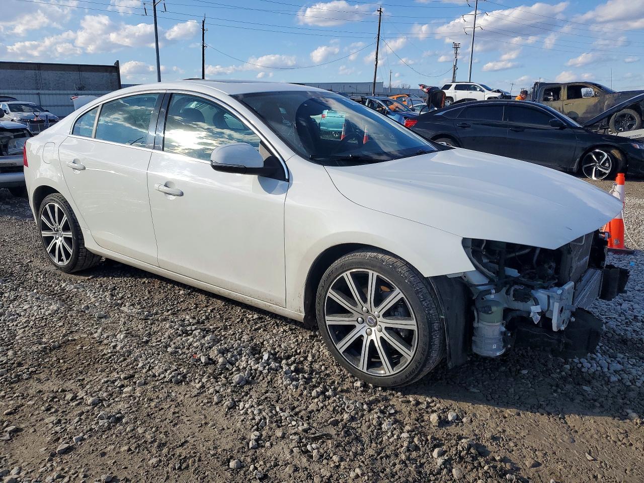 2016 VOLVO S60 PREMIER photo 7