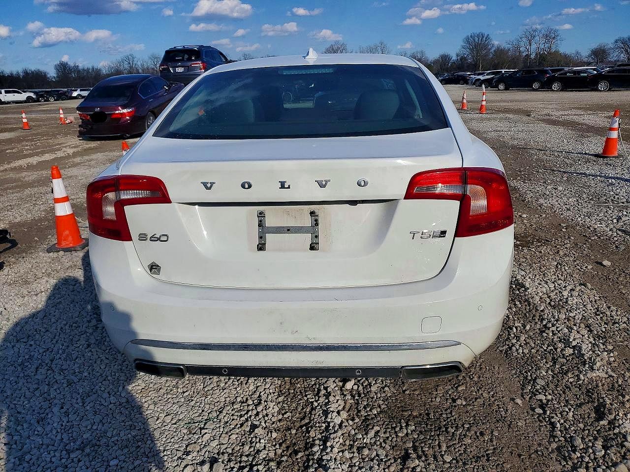 2016 VOLVO S60 PREMIER photo 11