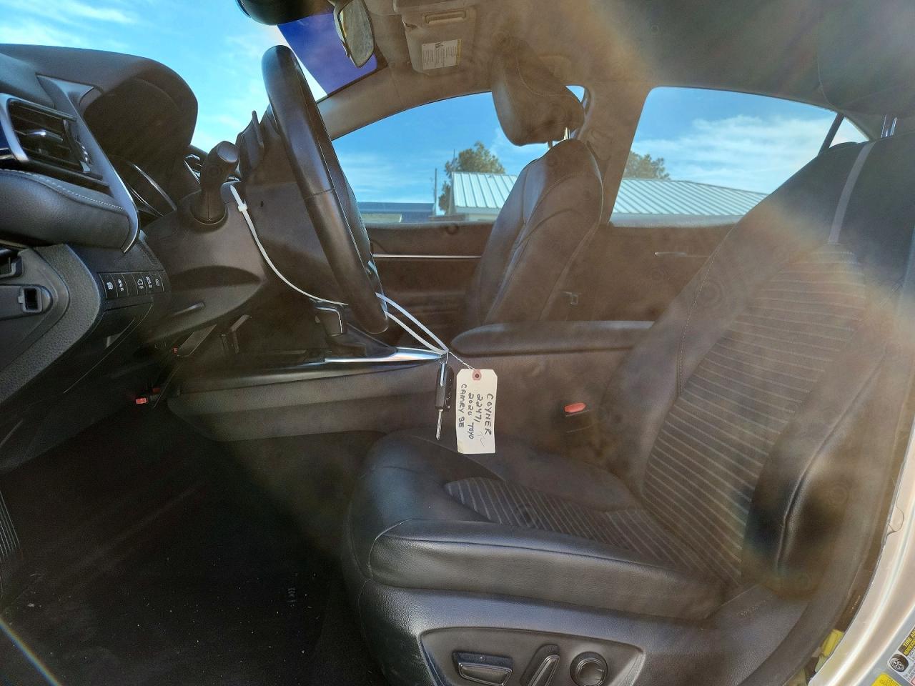 2020 TOYOTA CAMRY SE photo 13