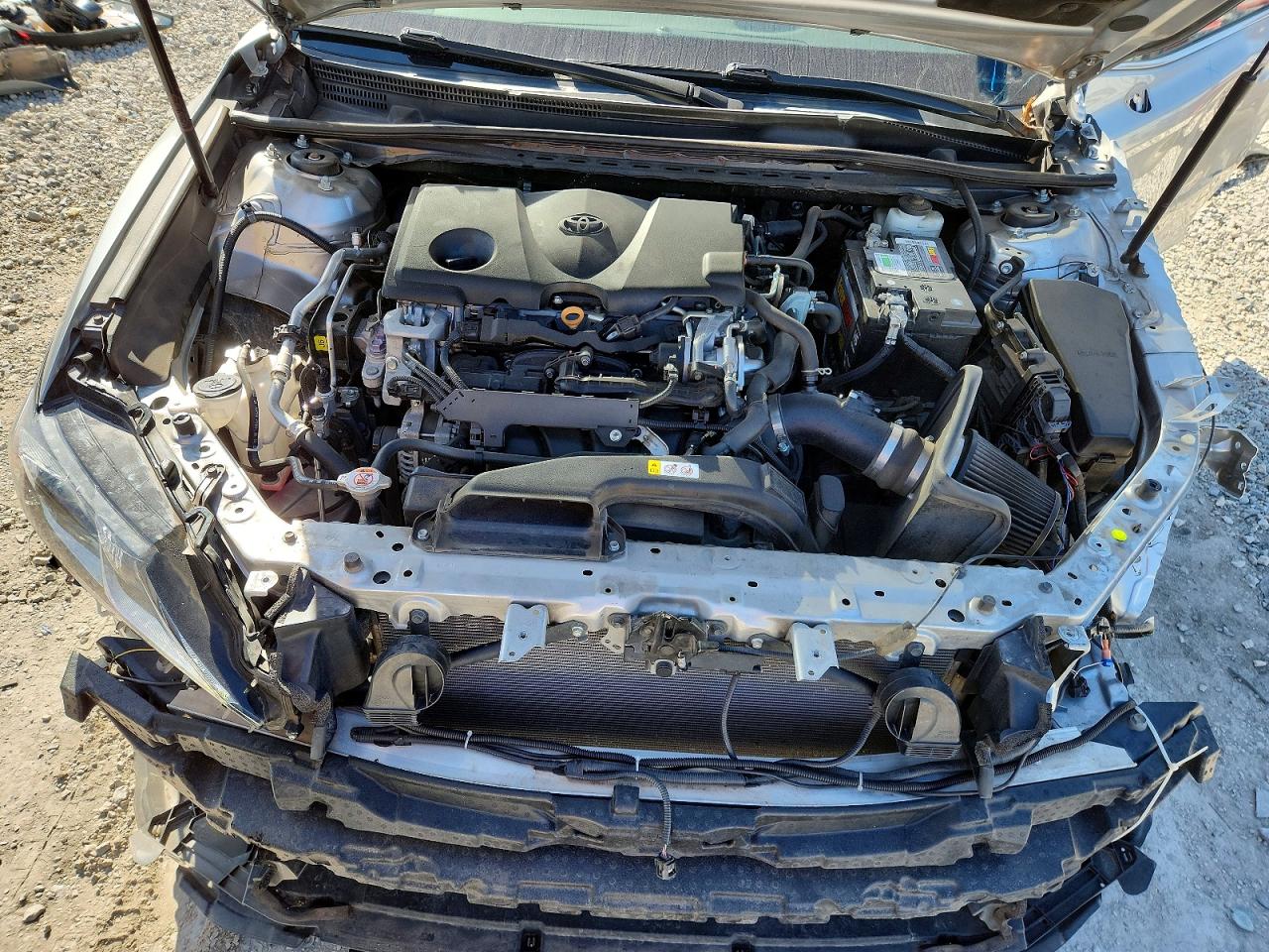 2020 TOYOTA CAMRY SE photo 21