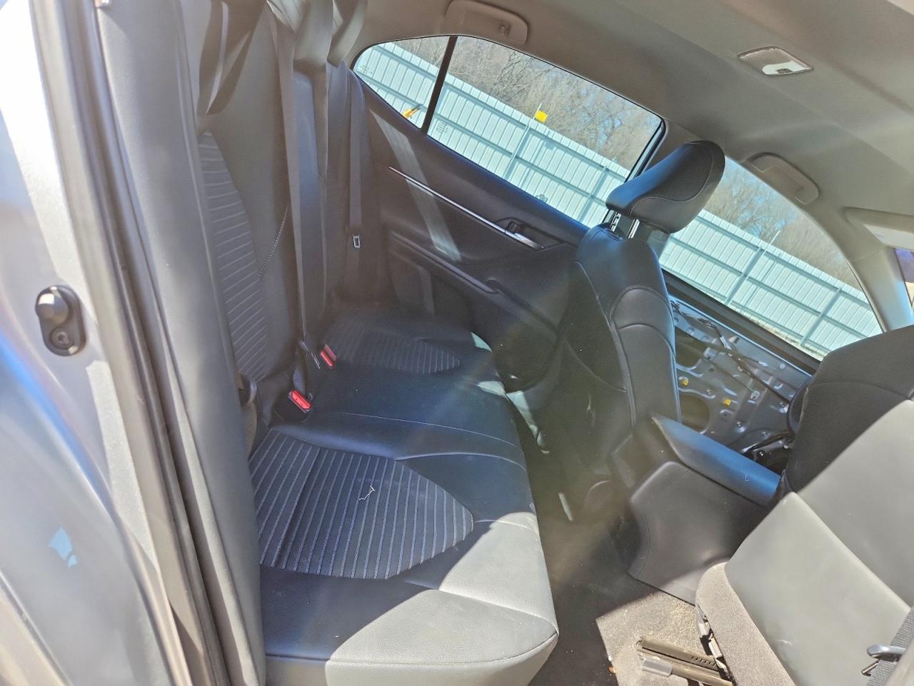 2020 TOYOTA CAMRY SE photo 19