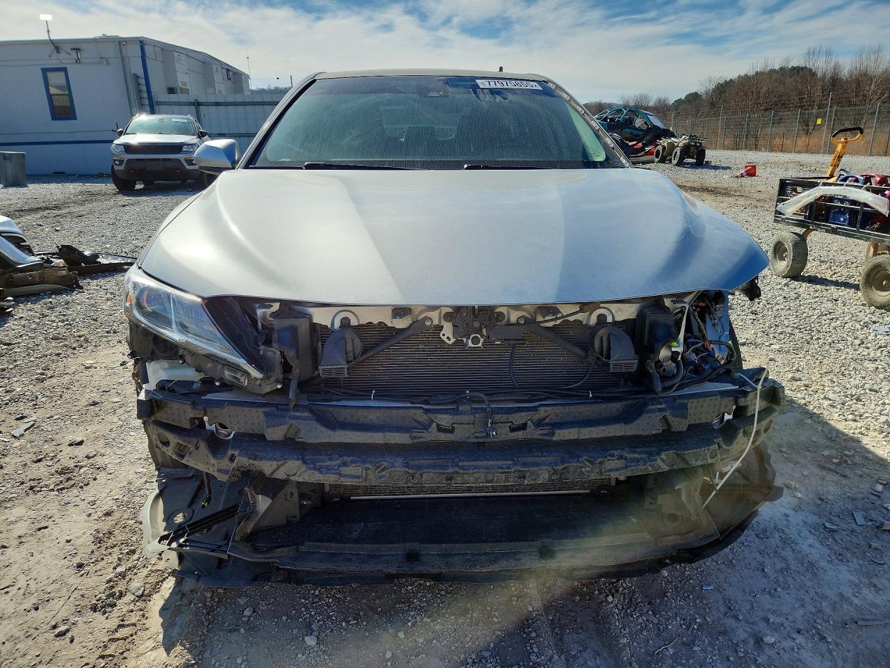 2020 TOYOTA CAMRY SE photo 9