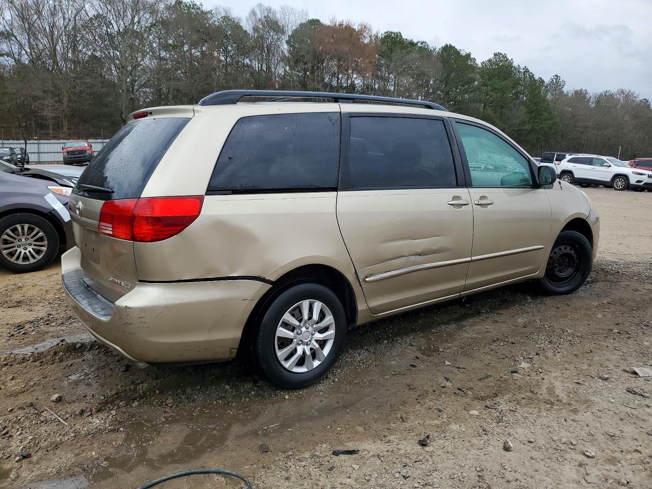 2004 TOYOTA SIENNA LE 7 PASSENGER photo 3
