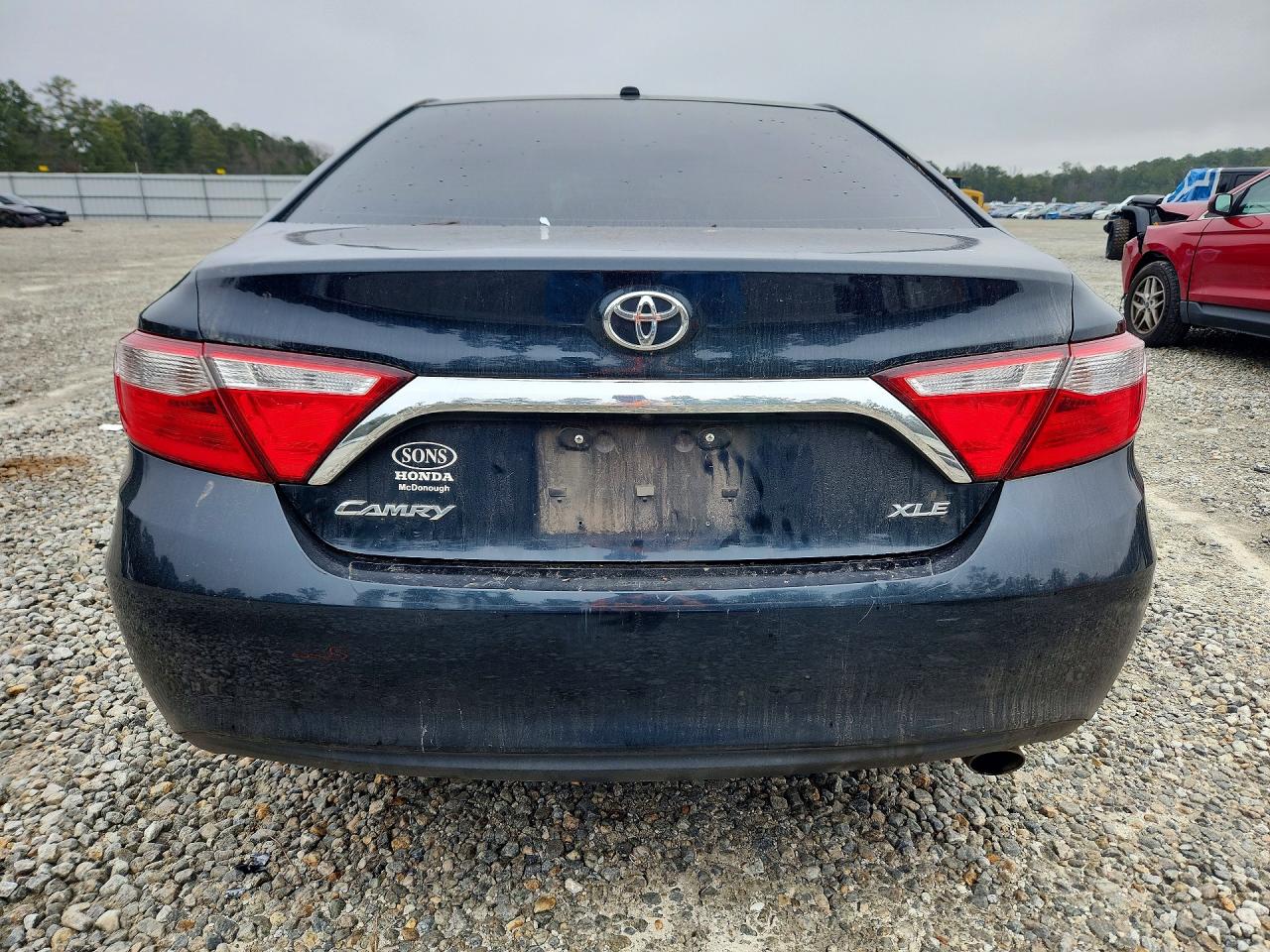 2015 TOYOTA CAMRY LE photo 6