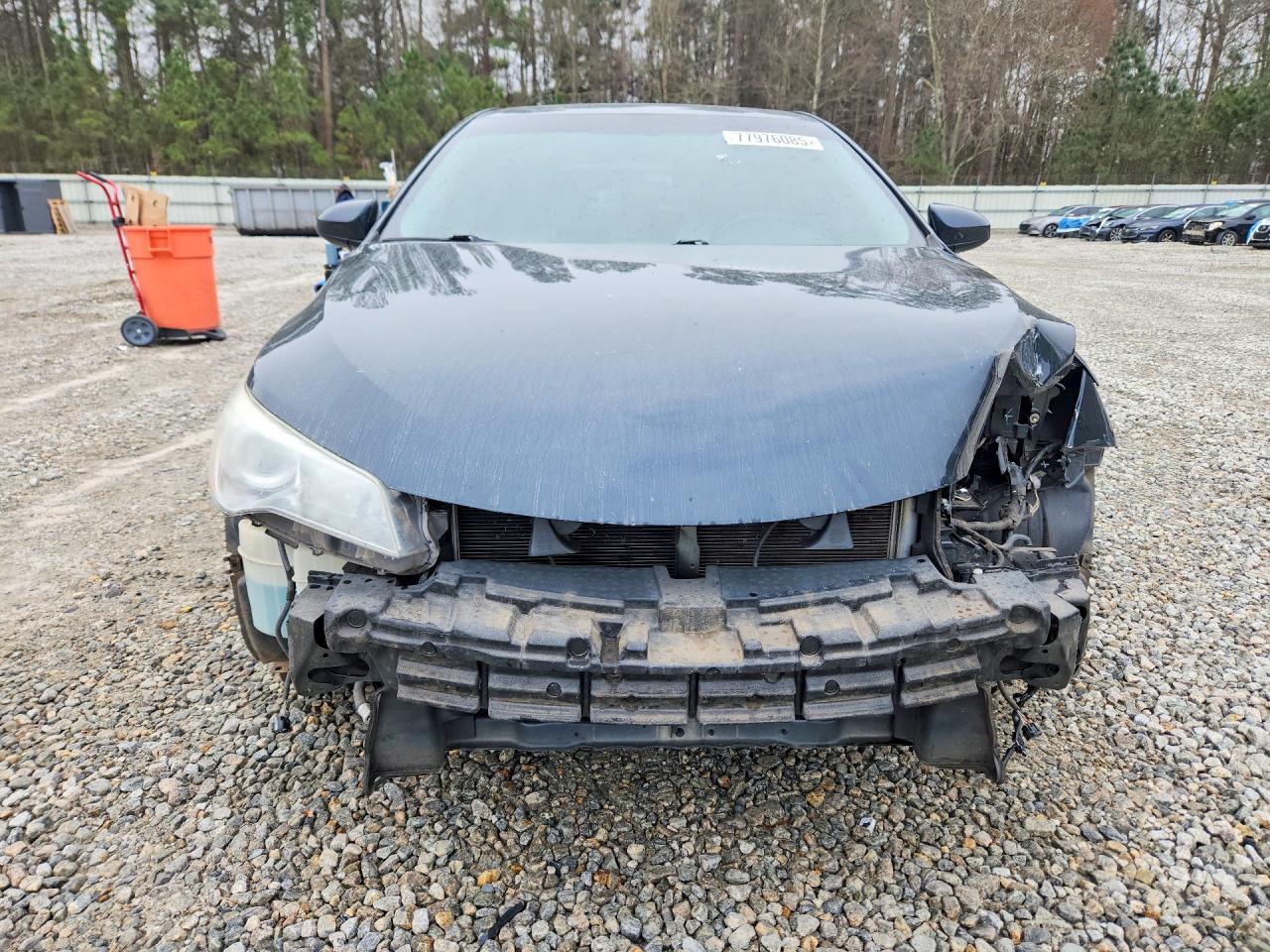 2015 TOYOTA CAMRY LE photo 5