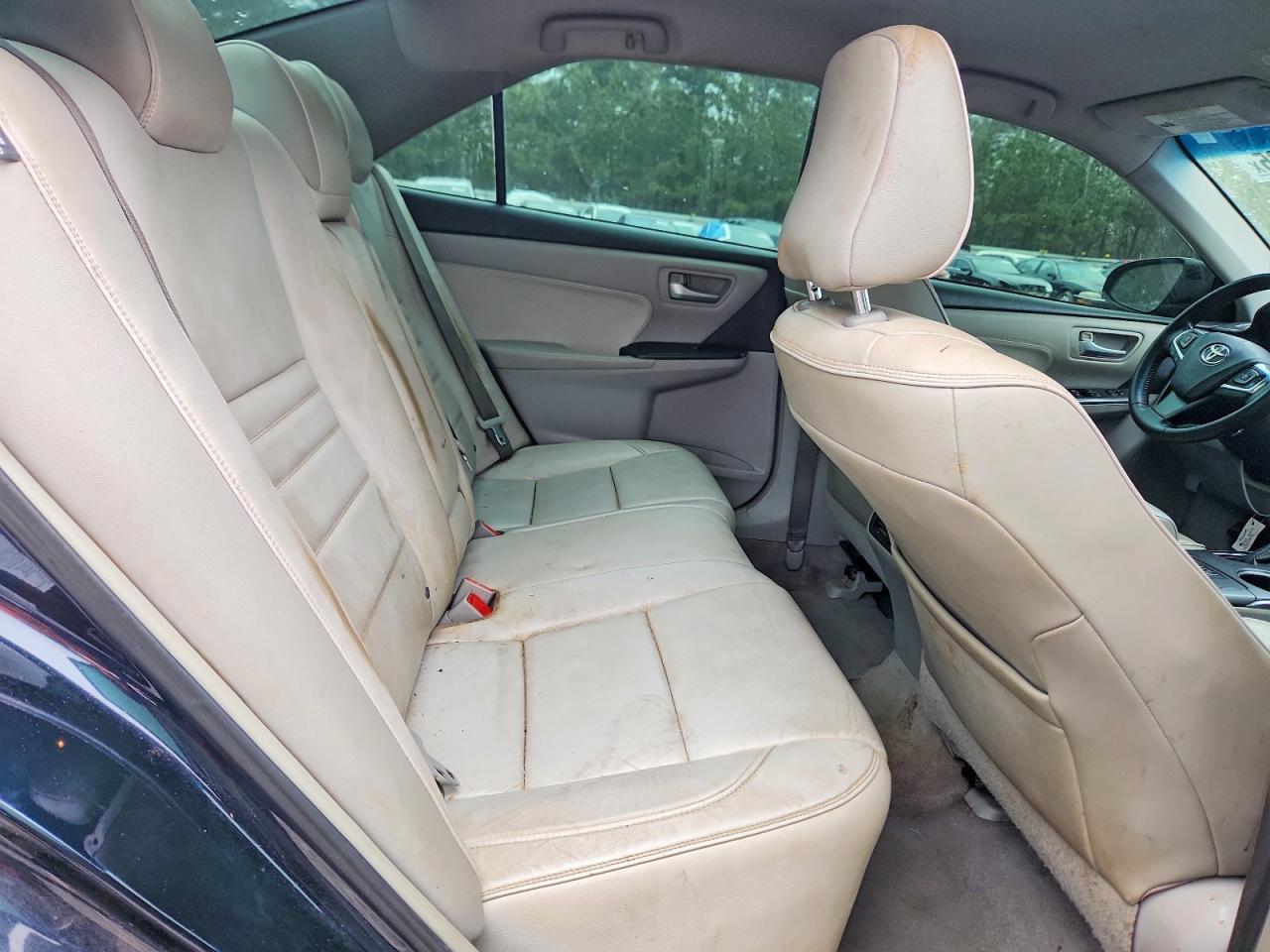 2015 TOYOTA CAMRY LE photo 10
