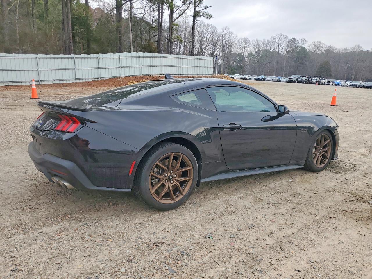 2024 FORD MUSTANG GT photo 5